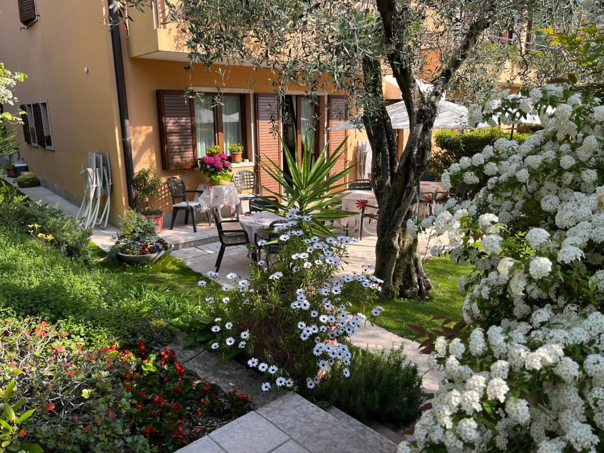 Hotel Villa Nadia Malcesine Exterior foto